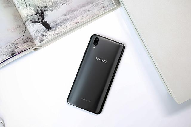 vivo X21全面开售，你认为这台手机告别高价低配了吗？