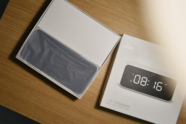 能听会说/高颜值 小米小爱智能闹钟开箱体验