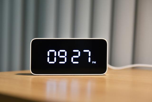 能听会说/高颜值 小米小爱智能闹钟开箱体验