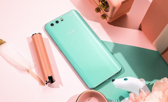 华为死磕全面屏 再曝一款新机 颜值高性价比高12月13日发布