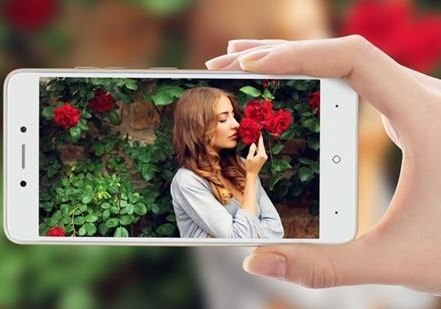 中国移动A4手机发布:高配版搭载双摄