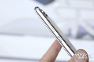 荣耀V10旗舰上手体验,用人工智能开挂吃鸡和王者荣耀的手机?