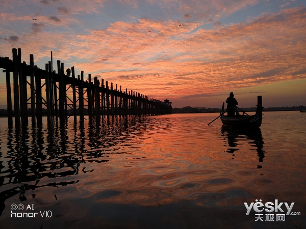 荣耀V10旗舰上手体验,用人工智能开挂吃鸡和王者荣耀的手机?