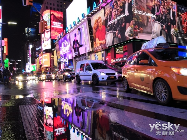 荣耀V10旗舰上手体验,用人工智能开挂吃鸡和王者荣耀的手机?
