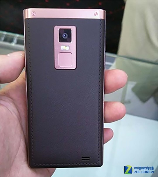 误入中关村二手手机店 被骗千元后报警 