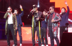 腾讯北分年会主讲“信念” 马化腾戴王者荣耀周边帽子