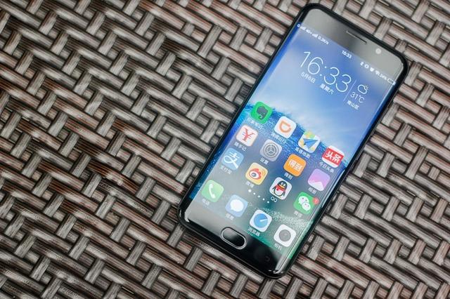 那些卖到脱销的手机,现在依旧能撑起一片天!