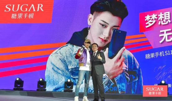 黄子韬与SUGAR糖果手机逆势突围智能手机市场