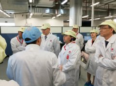 罗文赴华为和OPPO公司开展智能手机调研