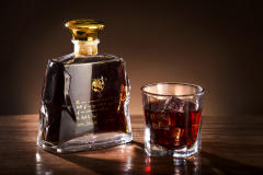 饭局上的“生意经”：备上一款HELL能量酒