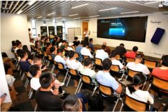 全球首款智能触控手机壳在深圳发布