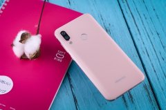 3D玻璃流光溢彩 海信AI手机H20真机图赏