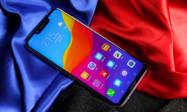 游戏玩家最佳装备 荣耀Play京东现货1999元起