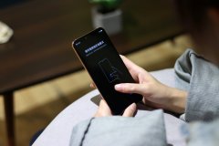 LG/三星/华为暗自准备:折叠屏手机明年扎堆发布