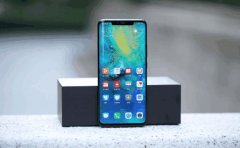 三星再次开怼华为:我的屏幕厉害,不会绿屏!