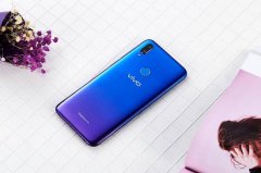 vivo Z3对比小米8，外观颜值优势明显！旗舰机真的不是唯一选