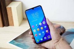 vivo Z3对比小米8屏幕指纹版：水滴屏设计更为动人