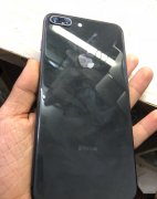 iPhone8真的没有扩容机吗？这位网友已经上当了！