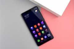 雷军出招：50万条好评+OLED屏+跑分17万+6GB+128GB，直降