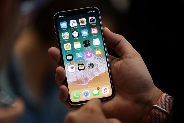 iPhone XS要涨价两千五？苹果或考虑将iPhone生产线搬出中国