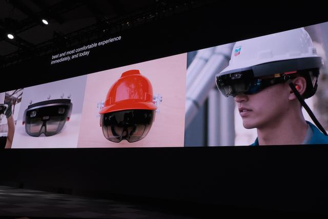 微软推出 HoloLens 2：两倍视野，售价 3500 美元